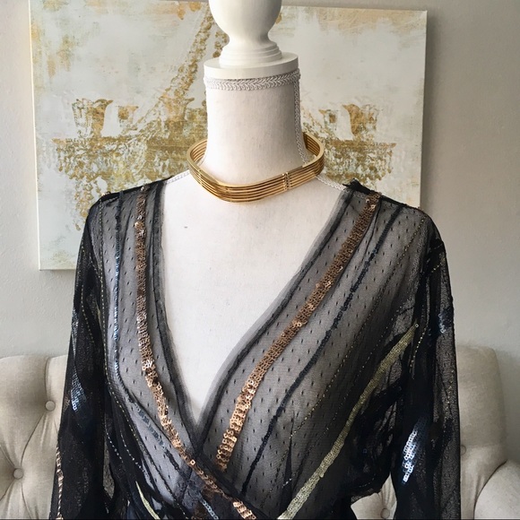 BCBG Jewelry - NWOT BCBG Gold Square Choker Necklace